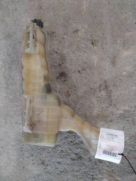 3779410 Peterbilt 2508346 579 Radiator Overflow Tank