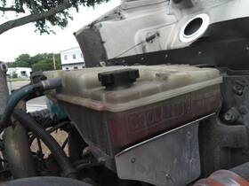 3803376 Peterbilt 2524526 337 Radiator Overflow Tank