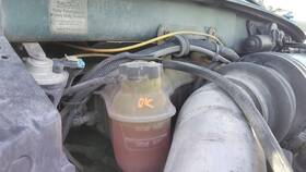 3856680 Sterling 2571345 Lt9500 Radiator Overflow Tank