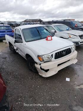 673.to1804 Toyota 04 Tacoma Radiator Shroud