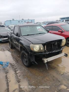 673.to1807 Toyota 07 Tacoma Radiator Shroud