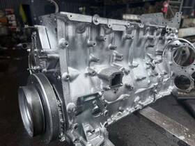 Volvo 1002091 D13 405hp Engine Block Assembly Includes Pistons And Crankshaft