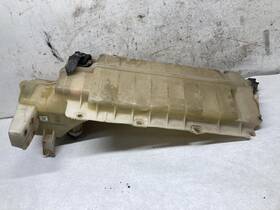 1019340s08 Volvo 2007-2025 Vnl Radiator Overflow Bottle - Used P/n