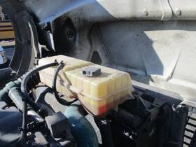 1980279 Volvo 07 Vnl Plastic Coolant Reservoir Tank