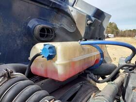 3351875 Volvo 2130325 Vnm Radiator Overflow Tank