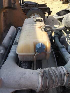 3385553 Volvo 2160651 Vnm Radiator Overflow Tank 2005