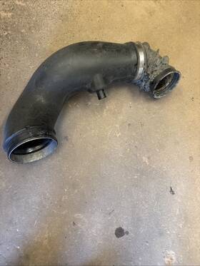 21990600 Volvo Vnl Right/passenger Air Transfer Tube - Used P/n