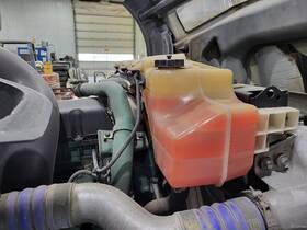 3469490 Volvo 2235848 Vnl Radiator Overflow Tank