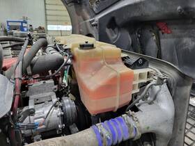 3474423 Volvo 2240306 Vnl Radiator Overflow Tank