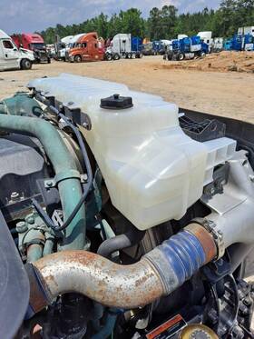 3502176 Volvo 2264340 Vnl Radiator Overflow Tank