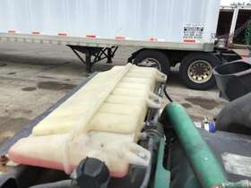 3510795 Volvo 2271998 Vnl Radiator Overflow Tank 2015
