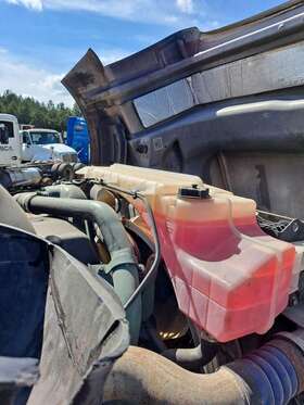 3527589 Volvo 2287163 Vnl Radiator Overflow Tank 2015