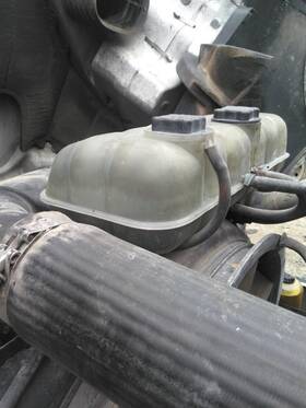 3582383 Volvo 2335629 Vnl Radiator Overflow Tank