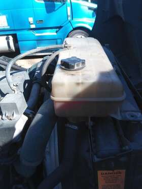 3609216 Volvo 2359831 Vnm Radiator Overflow Tank 2007