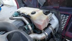 3612398 Volvo 2362714 Vnl Radiator Overflow Tank 2012