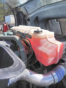 3618258 Volvo 2368299 Vnl Radiator Overflow Tank 2016