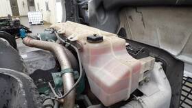 3665345 Volvo 2410813 Vnl Radiator Overflow Tank 2013