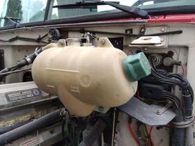 3670095 Volvo 2415166 Wg Radiator Overflow Tank 1995