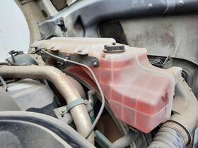 3779825 Volvo 2508726 Vnl Radiator Overflow Tank