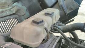 3782765 Volvo 2511324 Vn Radiator Overflow Tank