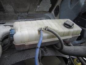 3796569 Volvo 2520612 Vnl Radiator Overflow Tank