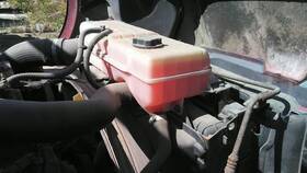 3848993 Volvo 2564892 Vnl Radiator Overflow Tank