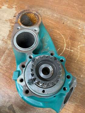 8112683 Volvo Used Oe Water Pump #
