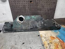 8148322 Volvo 2005 Ved12 Oil Cooler Cover P/n