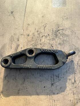 8169852 Volvo 1998 1999 Oem Vnl Lower Rear Shock Bracket P/n