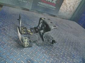 82749347 Volvo 2016 Vnl Bumper Bracket Price Per Unit P/n