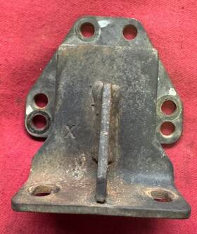 J-26339 Volvo 2014 Lower Radiator Mount Support Brackets P/n